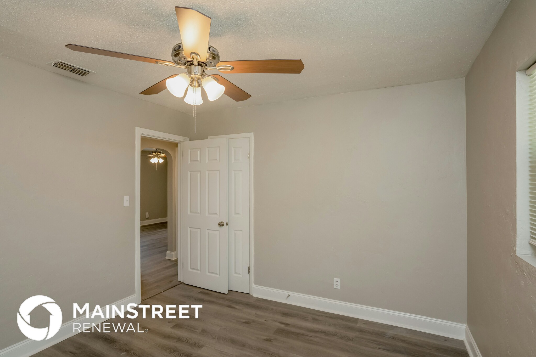 Building Photo - 2227 17th Ave S