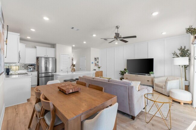 Building Photo - 4 Redbird Lp