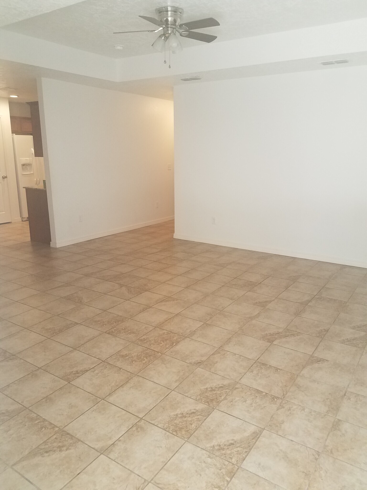 Building Photo - 1618 S Ave G Ave