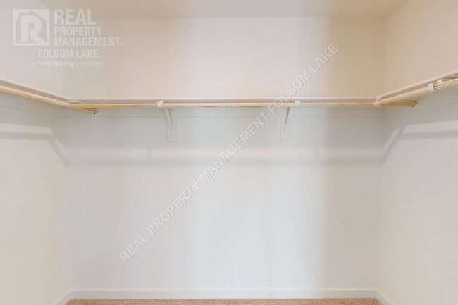 Building Photo - New 3 bedroom 2.5 bath Home in the Riverbl...