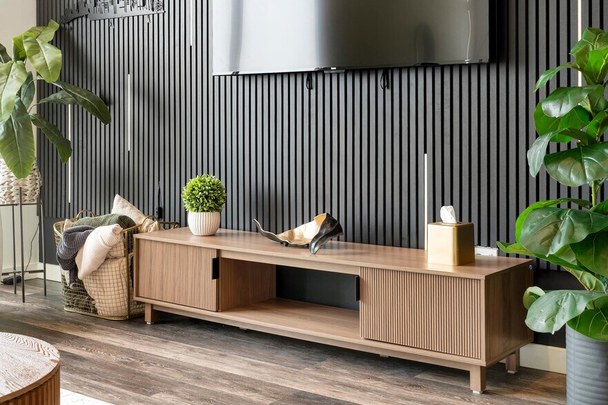 Building Photo - 1122 W Chicago Ave