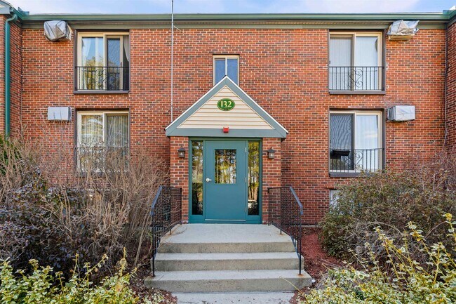 Building Photo - 132 English Village Rd