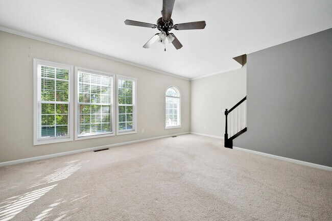 Building Photo - 3305 Chastain Gardens Dr NW