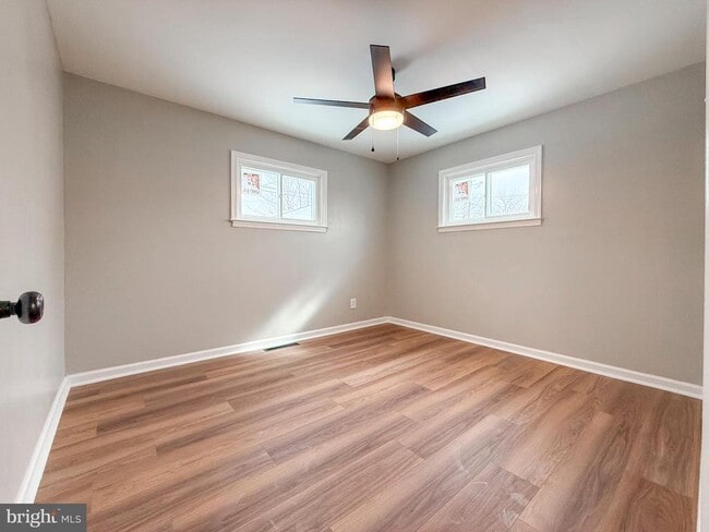 Building Photo - 17 Gene Ave