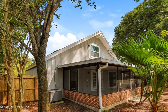 Building Photo - 3938 Pine Breeze Rd S