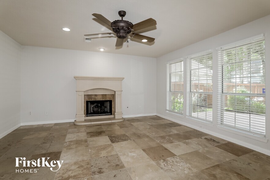 Building Photo - 108 N Rockfern Ct