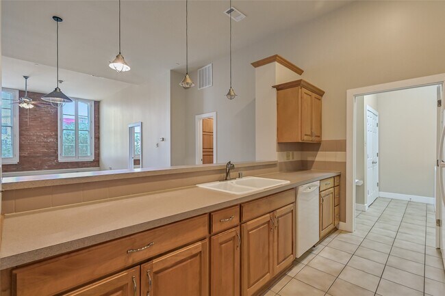 Building Photo - 2309 Harborside Dr