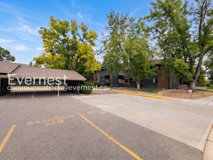 Building Photo - 2800 Kalmia Ave