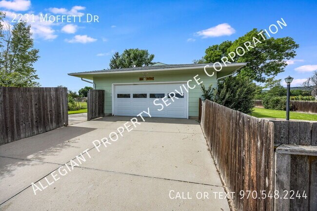 Building Photo - 2231 Moffett Dr