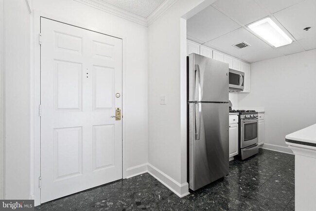 Building Photo - 1276 N Wayne St