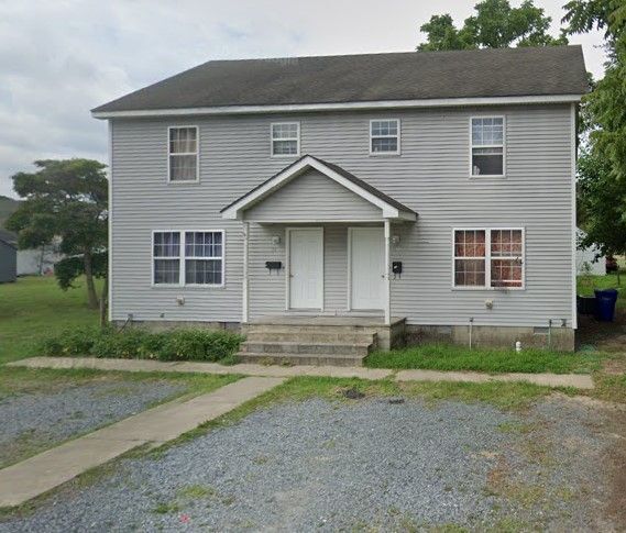 Primary Photo - 12 E 7th St