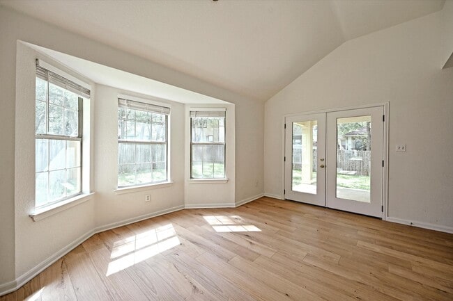 Building Photo - 108 N Mockingbird Cir