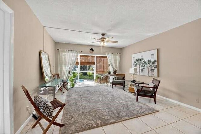 Building Photo - 1200 SW 12th Ave