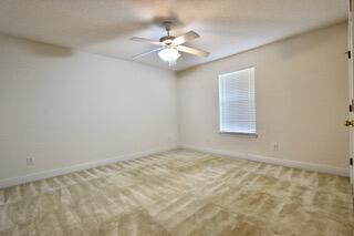 Building Photo - 624 Territory Ln