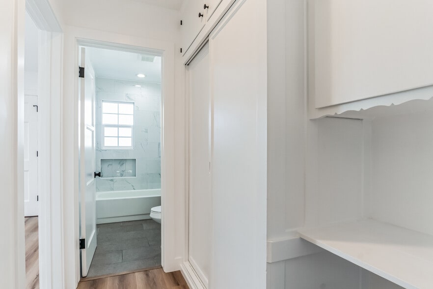 Building Photo - 8460 Kittyhawk Ave