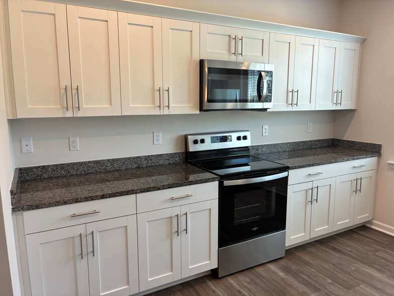 Building Photo - Room in Townhome on Trevino Dr