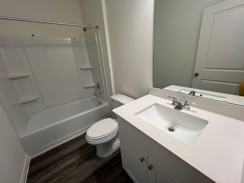 Downstairs Guest Bathroom - 407 Estuary Dr