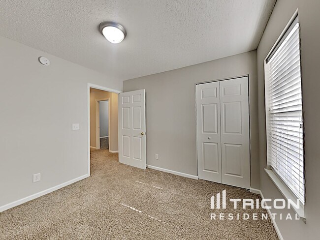 Building Photo - 925 Schofield Ln
