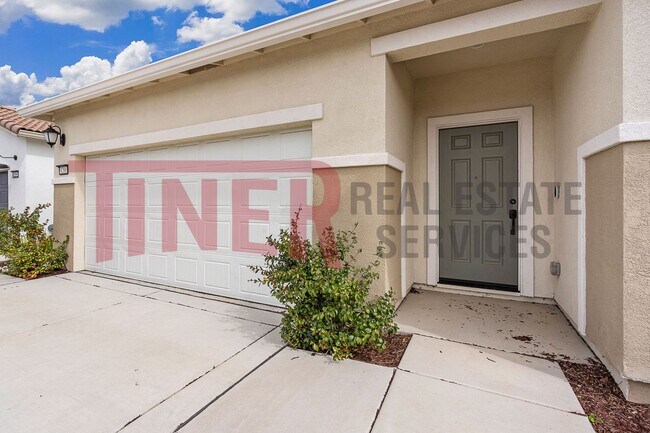 Building Photo - 8288 Schellhous Dr