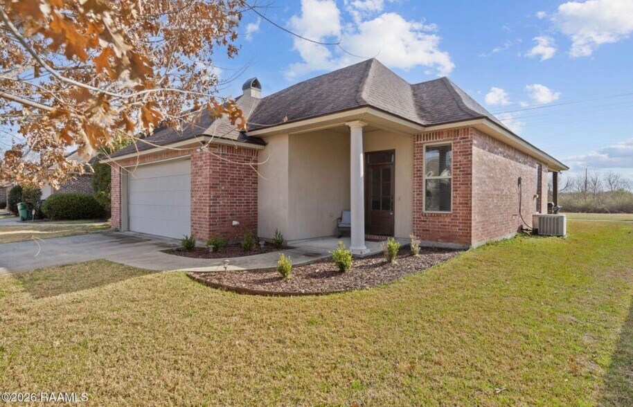 Building Photo - 300 Overbrook Dr