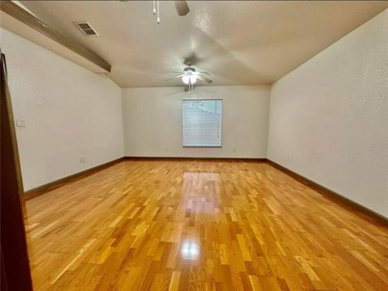 Building Photo - 6011 82nd Terrace N