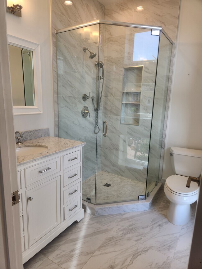 2nd Bedroom Bath - 1861 Coral Heights Blvd