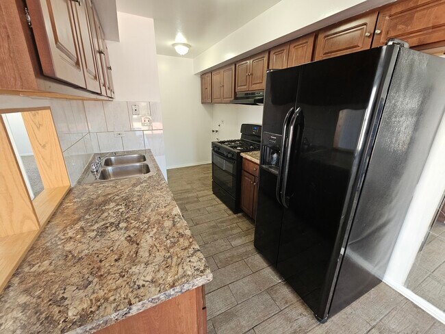 Building Photo - 2507 Spruce St