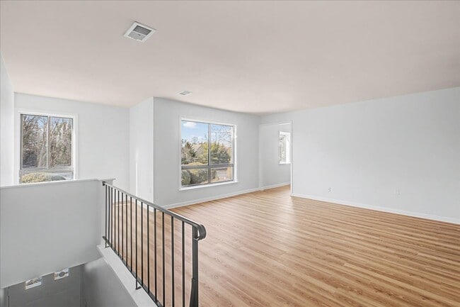 Building Photo - 66 Banner Ct