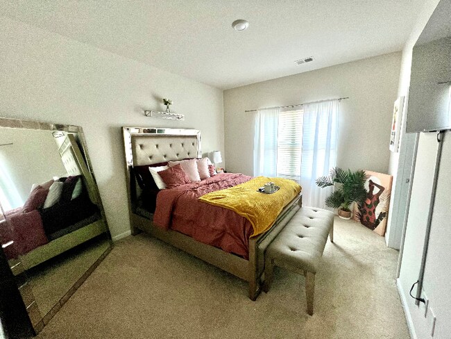 Building Photo - 605 Sweet Bonnie Ln