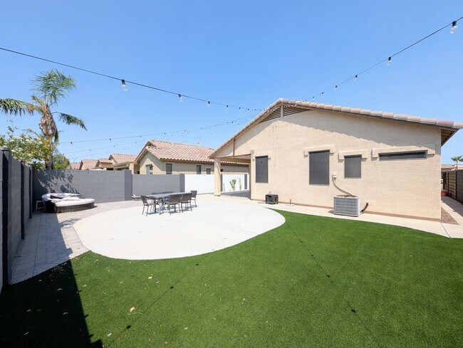 Building Photo - 16635 N 169th Ave