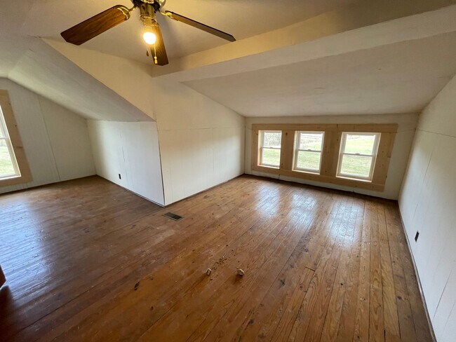 Building Photo - 555 Hopewell Rd