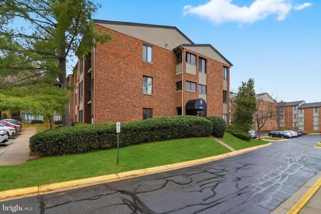 Building Photo - 13201 Chalet Pl