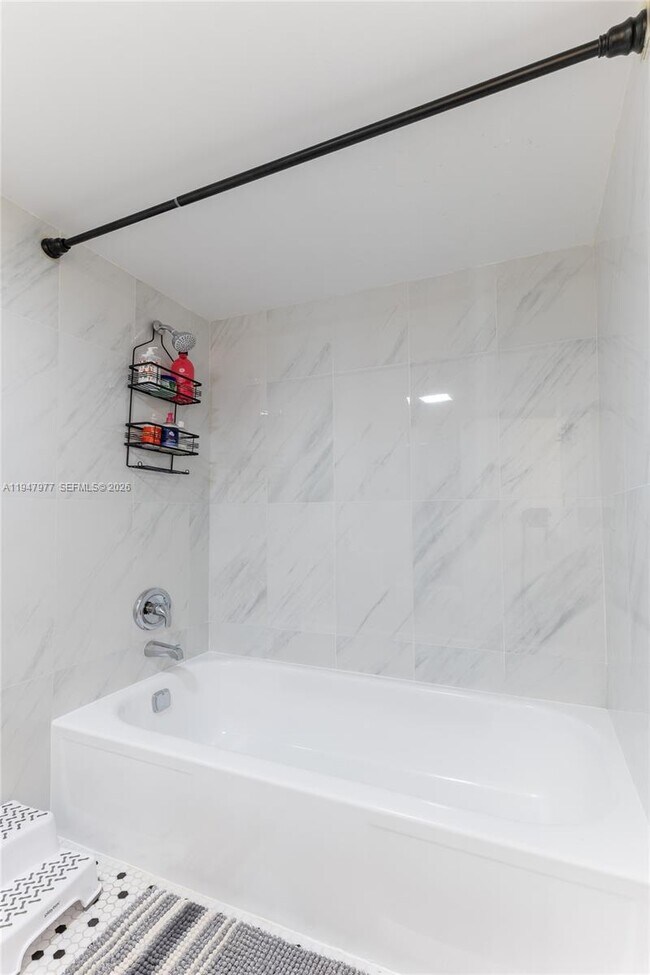Building Photo - 290 174th St