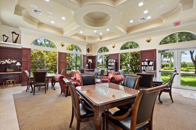 Building Photo - 10295 Trianon Pl