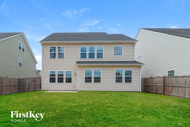 Building Photo - 708 Redbud Ln