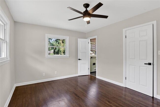 Building Photo - 3081 Glendale Ct