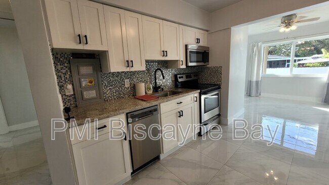 Building Photo - 7380 SW 35th St
