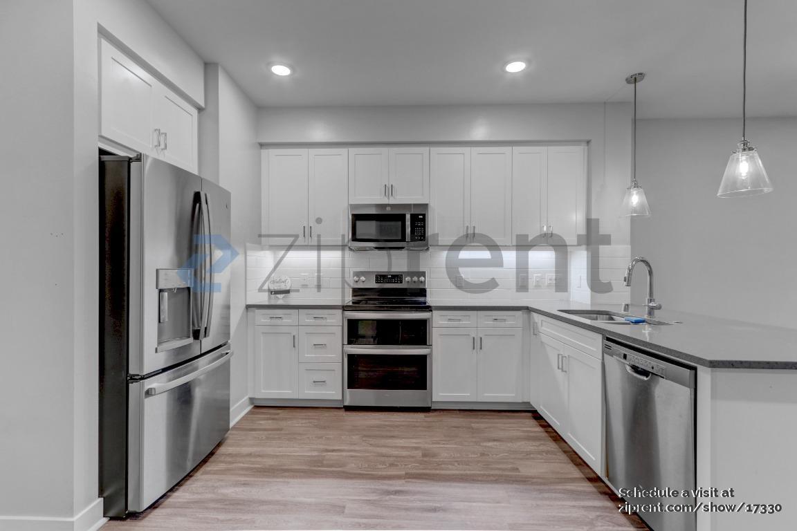 Building Photo - Unit 105