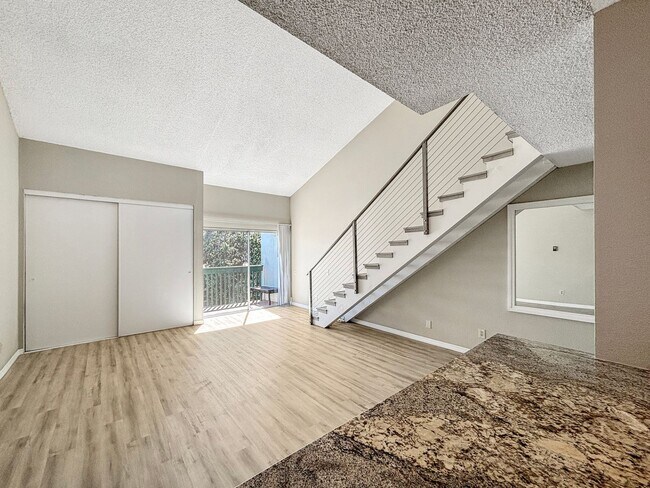 Building Photo - Spacious 1BD/1BA Condo in the Bay Ho Commu...