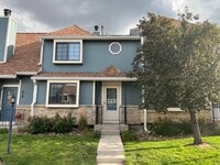 Building Photo - 2 Bedroom Townhouse close to Ft. Carson
