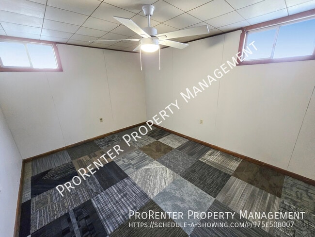 Building Photo - 2338 Van Buren Ave