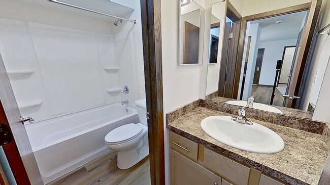 Building Photo - Renovated Upper 1 Bedroom 1 Bathroom Apart...