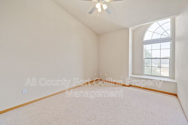 Building Photo - 7405 View Pointe Dr