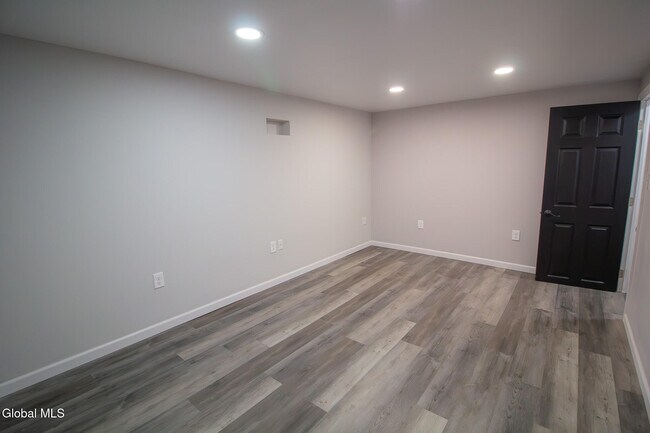 Building Photo - 5 Huckleberry Ln