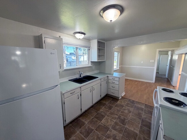 Building Photo - 1311 S 3rd Ave