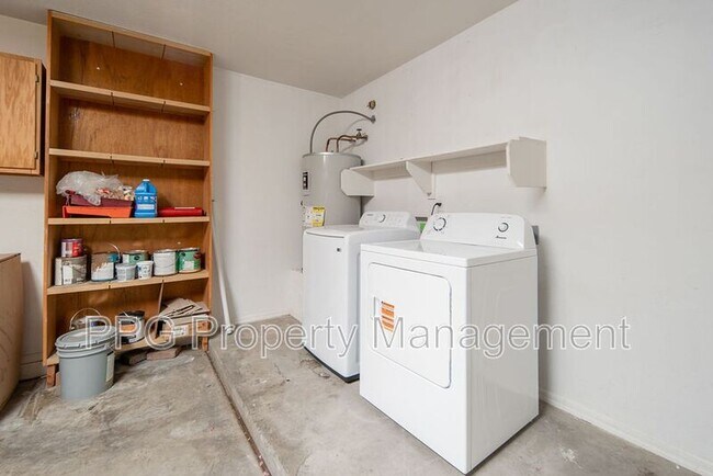 Building Photo - 14028 N 150th Ln