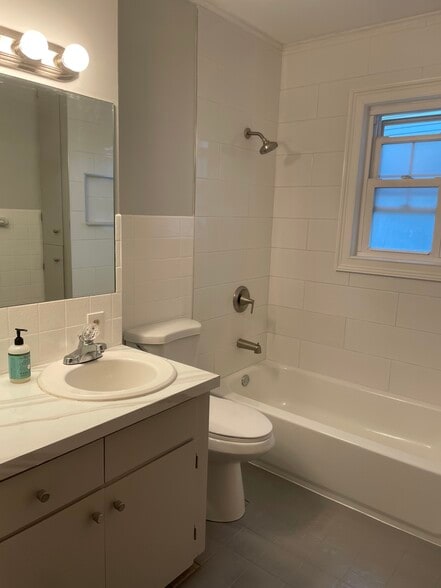 Bathroom - 220 Hancock St