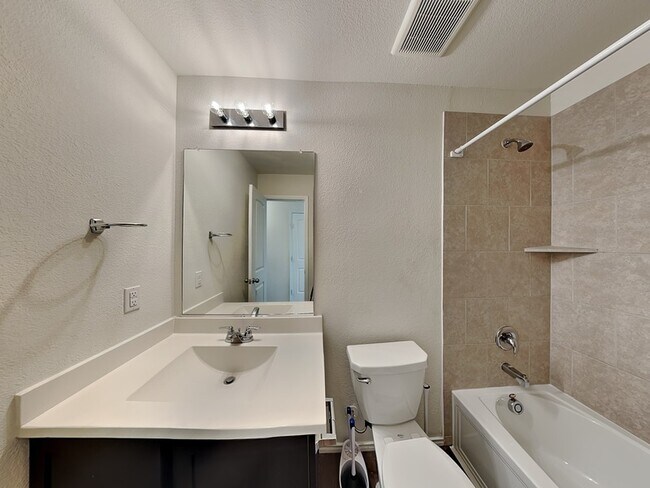 Building Photo - 316 Saguaro Dr
