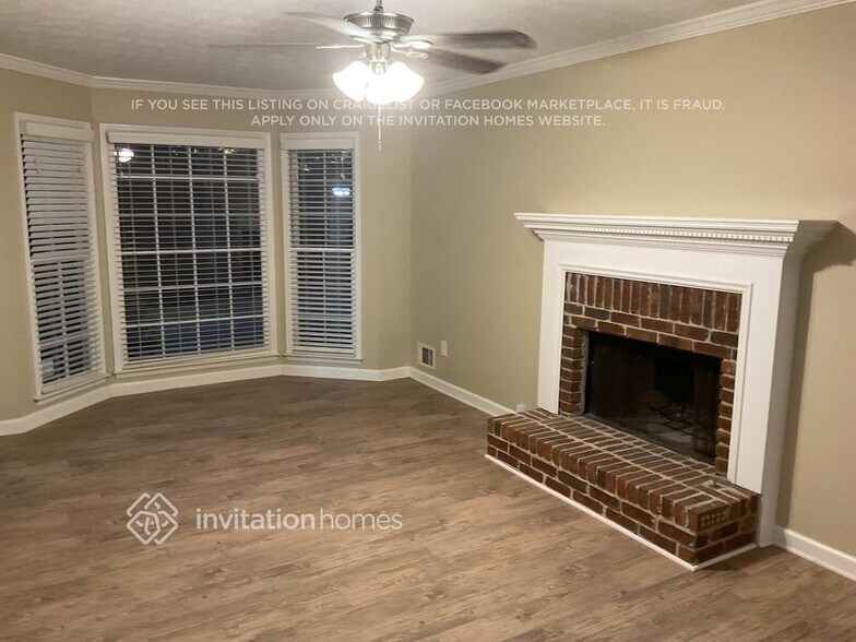 Building Photo - 1361 Willowbrook Dr SW