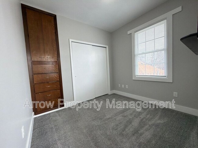 Building Photo - 2004 S 10th St